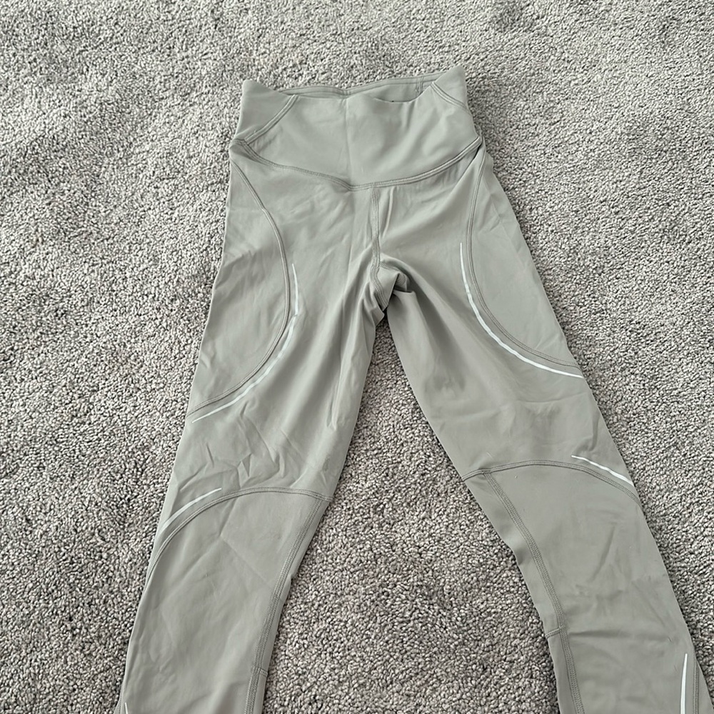 Lululemon Base pace high rise tight 25’ reflective leggings